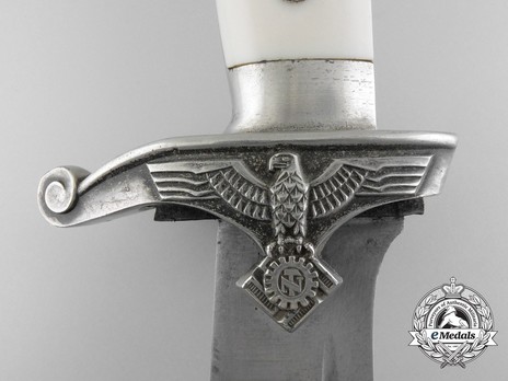 TeNo Enlisted Ranks Hewer Crossguard Detail