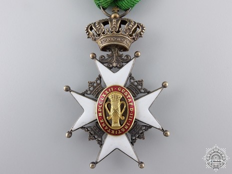 I Class Knight (with silver gilt, 1860-1975) Obverse