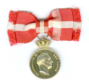 Silver-gilt Medal Obverse with crown