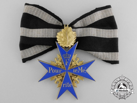 Pour le Mérite, Cross (First World War version, with oak leaves) Obverse