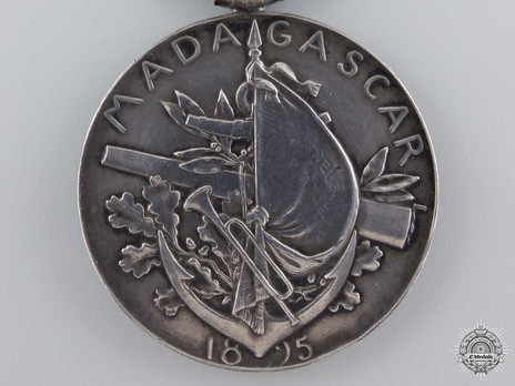 Silver Medal (with "1895" clasp, stamped "O.ROTY") Reverse