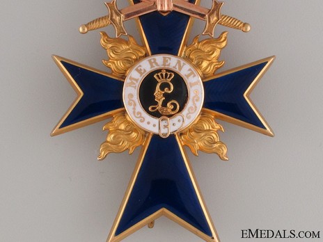 Order of Military Merit, Military Division, Officer Cross (in gold) Obverse