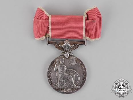 Silver Medal (for civilians, with King George VI "GRI" cypher) (for ladies) Obverse