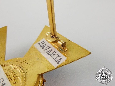 Royal Order of Merit of St. Michael, Honour Cross (in gold) Reverse Detail