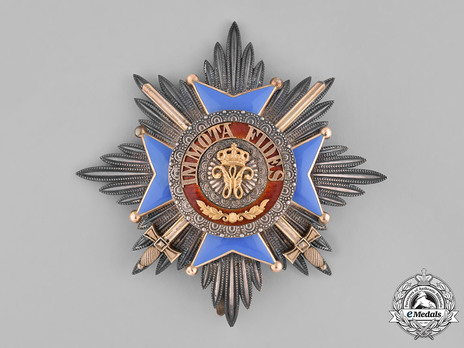 Dukely Order of Henry the Lion, Grand Cross Breast Star with Swords Obverse