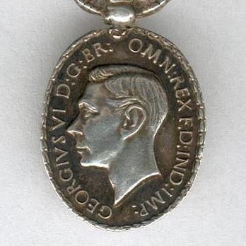 Miniature Silver Medal (1938-1949) Obverse