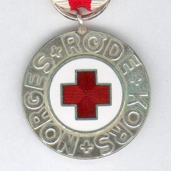 WWII Red Cross Medal Obverse