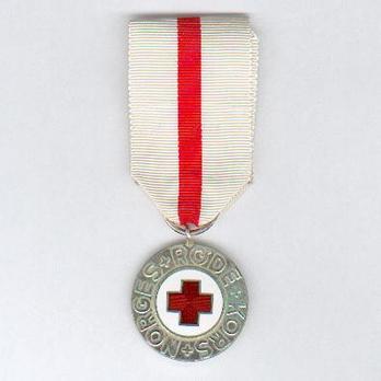 WWII Red Cross Medal Obverse