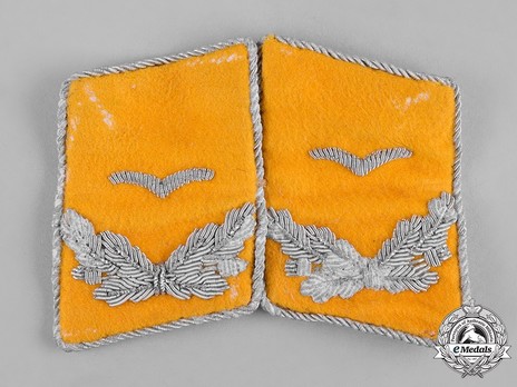 Luftwaffe Flying Troops Leutnant Collar Tabs Obverse