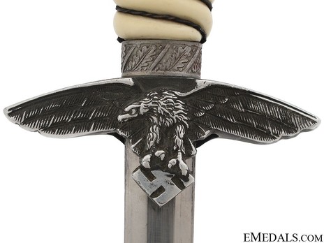 Luftwaffe Alcoso-made 2nd pattern Dagger Obverse Crossguard Detail