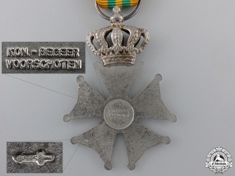 Silver Cross (with crown, 1958-1977) Reverse