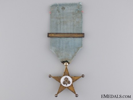 Gold Star (with one clasp, 1910-1956) Obverse
