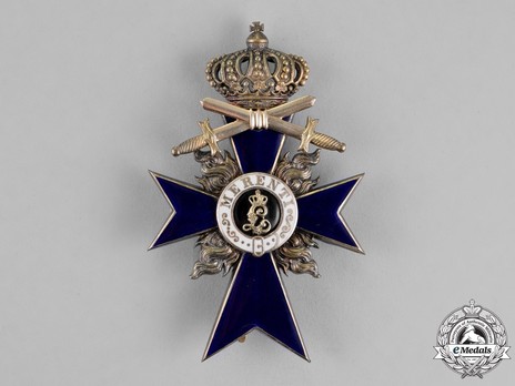 Order of Military Merit, Military Division, Officer Cross (in silver gilt) Obverse