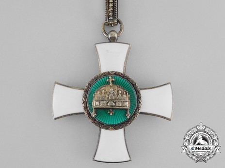 Order of the Holy Crown, Commander, Civil Division Obverse