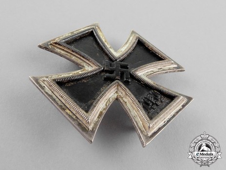 Iron Cross I Class, by B. H. Mayer (26, Type A pin) Obverse