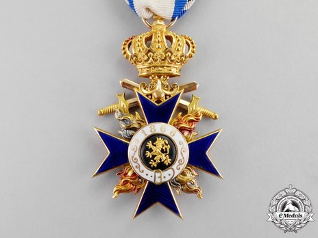 Order of Military Merit, Military Division, III Class Cross with crown, in gold) Reverse