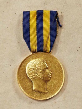Civil Merit Medal, Type II, in Gold Obverse