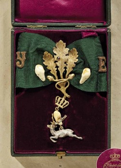 Order of the White Deer of St. Hubertus, Commander Decoration Obverse
