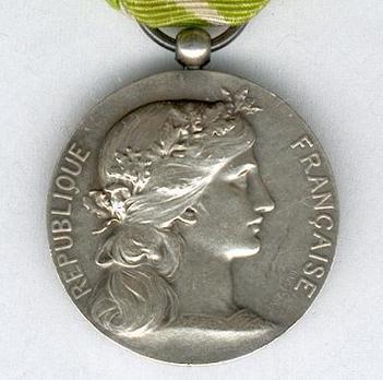 Silver Medal (stamped "DANIEL DUPUIS") Obverse
