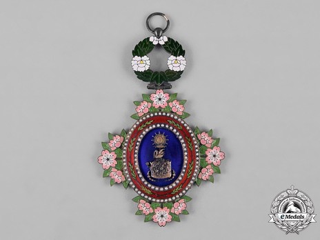 Order of the Sacred Crown, II Class Obverse