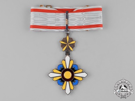 Order of the Auspicious Clouds, III Class Commander Obverse