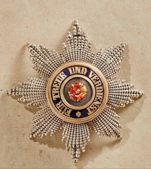 House Order of the Honour Cross, Type I, Grand Cross Breast Star Obverse