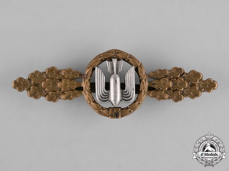 Bomber Clasp, in Bronze (in tombac) Obverse