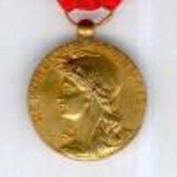 Gilt Medal (stamped "LUCIEN LAROCHETTE", "MOURGEON") Obverse