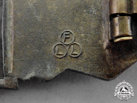 Close Combat Clasp, in Bronze, by F. Linden Detail