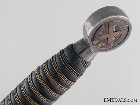Luftwaffe Weyersberg, Kirschbaum & Cie-made 1st pattern Dagger Pommel Detail