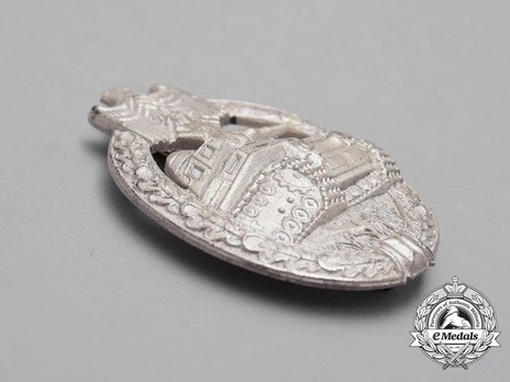 Panzer Assault Badge, in Silver, by Assmann Obverse
