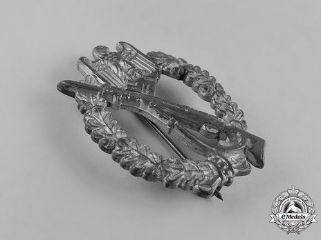 Infantry Assault Badge, by F. Orth (in silver) Obverse