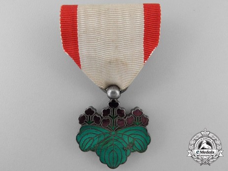 Order of the Rising Sun, VII Class Obverse