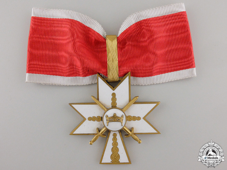 I Class Grand Officer (with swords) Obverse