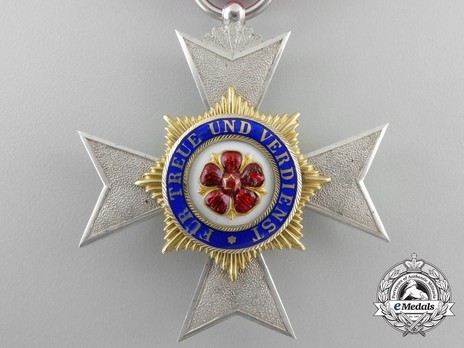 House Order of the Honour Cross, Type I, IV Class Cross Obverse