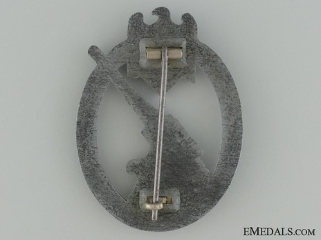 Army Flak Badge, by Unknown Maker: Pillow Crimp Reverse
