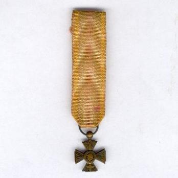 Miniature Bronze Cross (for 1914-1918, with small head) Obverse
