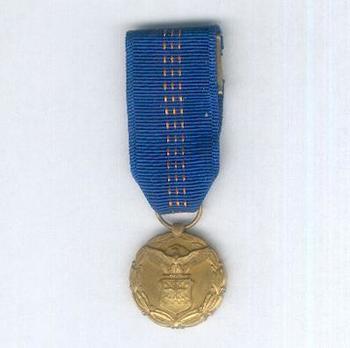 Miniature Department of the Air Force Decoration for Exceptional Civilian Service Obverse
