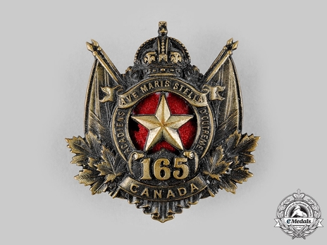 165th Infantry Battalion Other Ranks Cap Badge (with Red Patch) Obverse