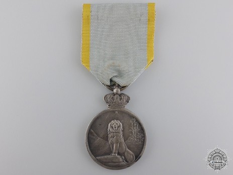 Silver Medal (for Belgians, with "1914-1916," stamped "A. MATTON") Obverse