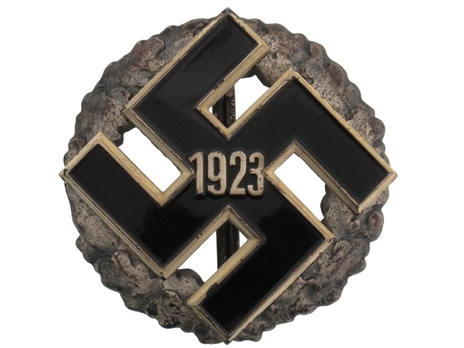 General Gau Honour Badge, in Silver (1923) Obverse