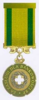 Decoration for Merit in Banking Services Obverse