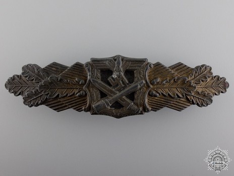 Close Combat Clasp, in Bronze, by R. Souval Obverse