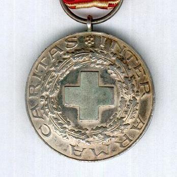 Cross of Merit of the Finnish Red Cross, Silver Medal Obverse