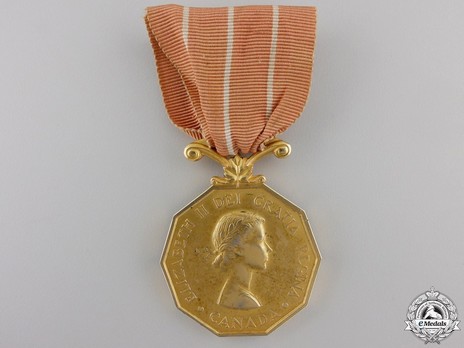 Canadian Forces' Decoration, Type II (with young profile wearing laurel wreath crown) Obverse