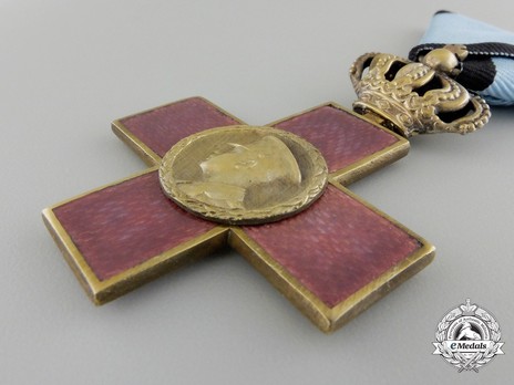 Order of Cultural Merit, Type I, I Class Knight's Cross with crown Obverse