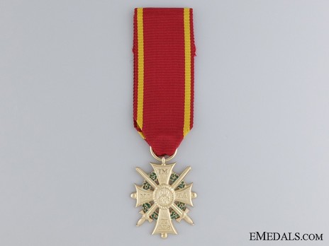 Dukely Order of Henry the Lion, I Class Merit Cross with Swords (in silver gilt) Obverse