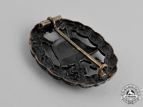 Wound Badge, in Black (in bronze, cut-out) Reverse