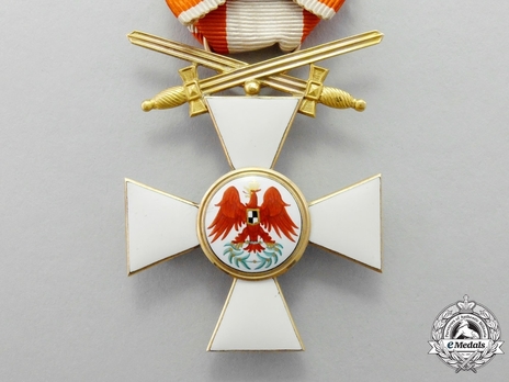 Order of the Red Eagle, Type V, Military Division, III Class Cross (with bow & swords on ring, in gold) Obverse