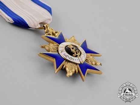 Order of Military Merit, Civil Division, III Class Cross (in silver gilt) Obverse